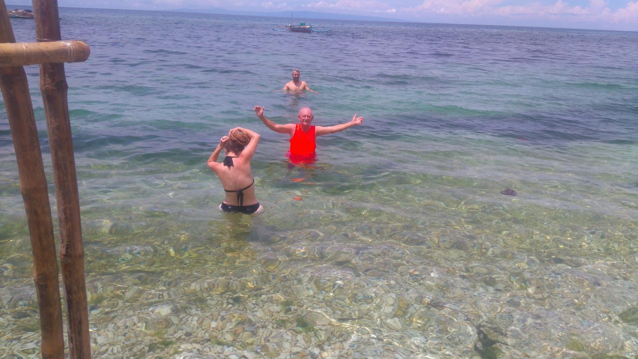Luna Oslob Travellers Inn Dış mekan fotoğraf